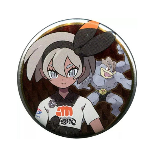 Pokémon Trainer Bea with Machamp – Official Pokémon Center Can Badge – 5.5 cm (2.2 in)